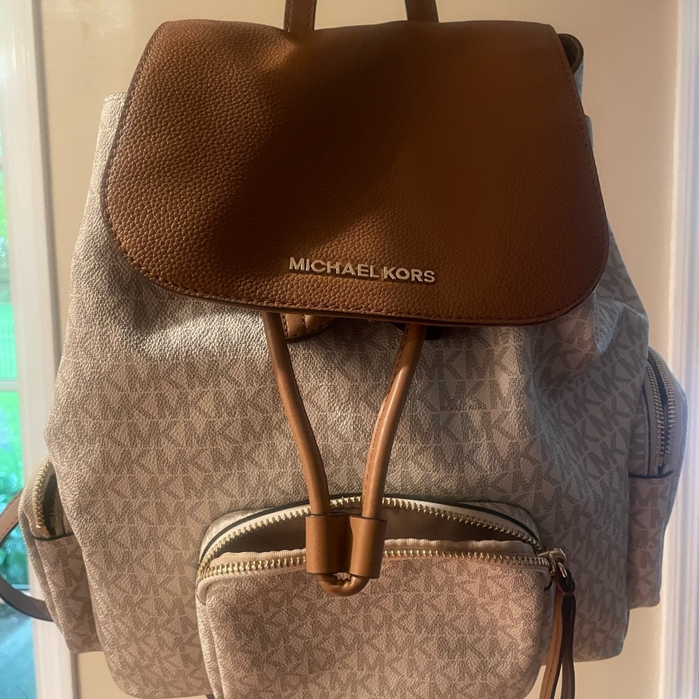 BUNDLE Michael Kors Caramel and Cream Bag WITH matching wallet